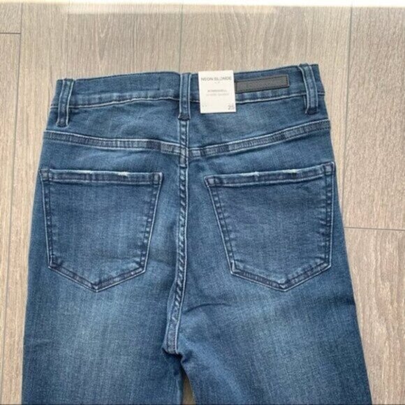 Free People NEON BLONDE High Rise Skinny Jeans Dark Wash Distressed Size 25 - Picture 13 of 15